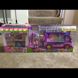 Shopkins Sweet Treat Truck Deluxe Toy